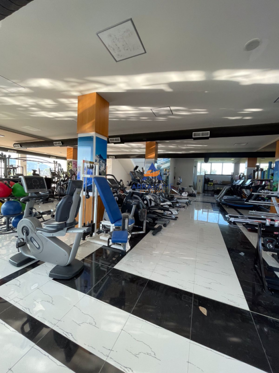 VENDESI IN AFFITTO 3000M2 " A PEZE" 4500 EURO