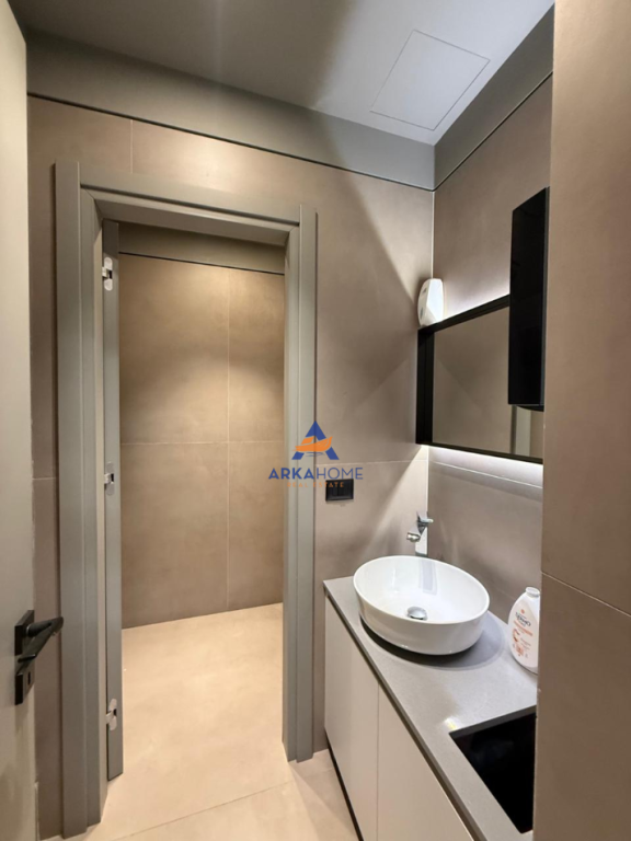 RISTORANTE IN AFFITTO 110M2 "REZIDENZA KODRA E DIELLIT 1" 1500 EURO.