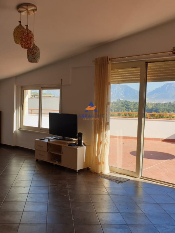 JEPET APARTAMENT ME QERA 4+1+BALLKON+VERANDE "LIQENI I THATE" 1200 EURO.