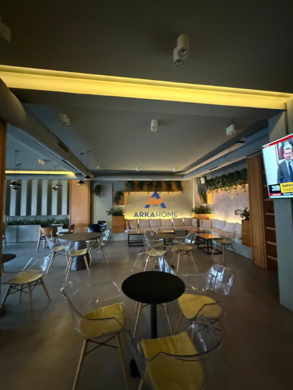 AFFITTASI BAR 162M2 "REZIDENZA KODRA E DIELLIT 1" 1600 EURO.