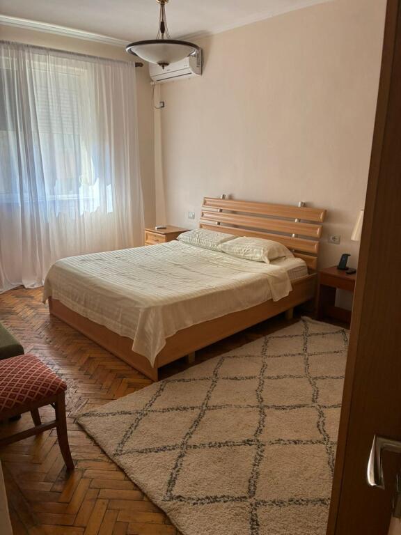 Apartament 2+1 me qera tek Pazari i Ri (60,000 Leke
