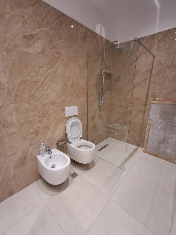 Apartament luksoz 2+1+2(tualete) Vasil Shanto