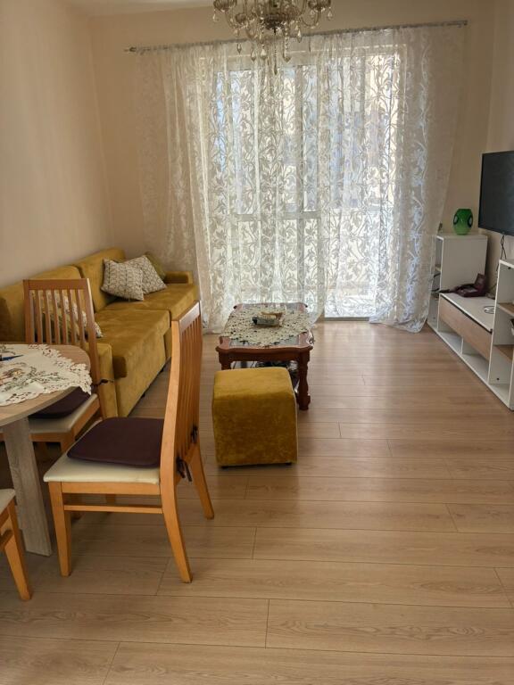 Apartament 2+1 me qera tek Pazari i Ri (60,000 Leke