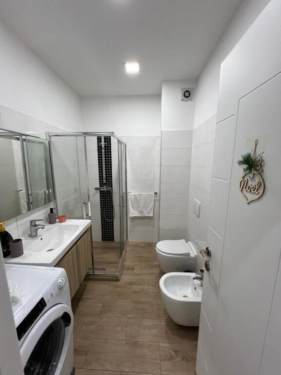 ‼️Jepet me qera apartament 2+1+2 poste parkimi te 21 Dhjetori‼️
