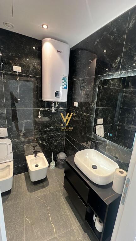 JEPET ZYRE 125 M2 ME QIRA TE LAKE VIEW 150.000 LEKE