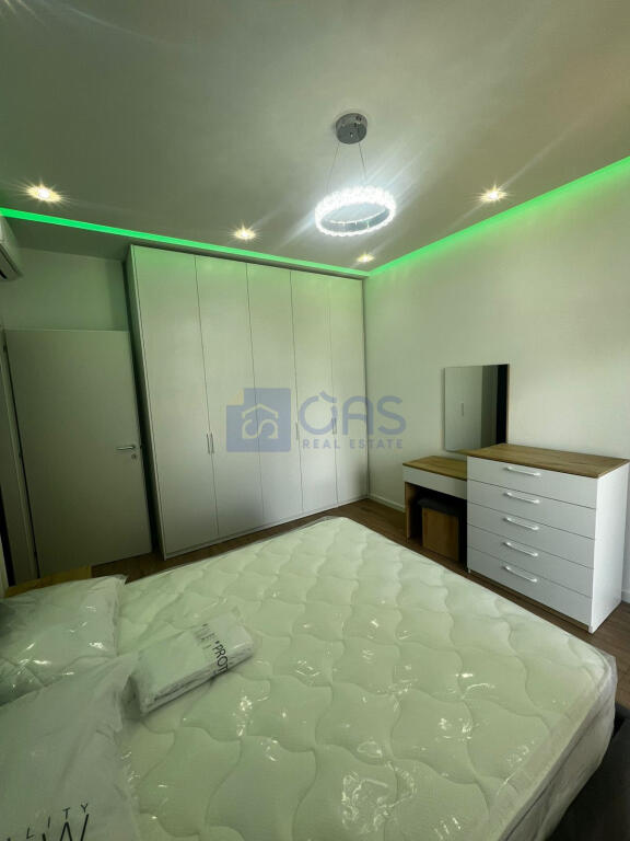 Jepet me qera super apartament 1+1 tek Bulevardi i Ri