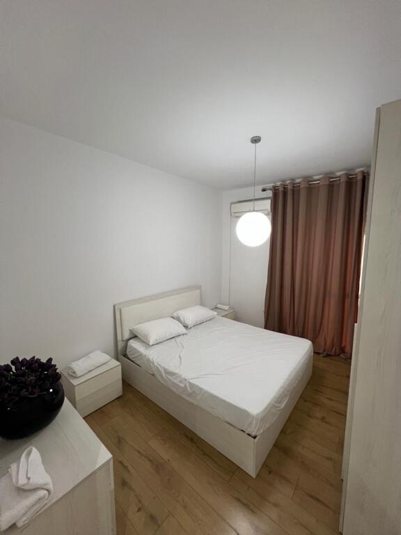 ‼️Jepet me qera apartament 2+1+2 poste parkimi te 21 Dhjetori‼️