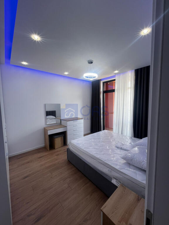 Jepet me qera super apartament 1+1 tek Bulevardi i Ri