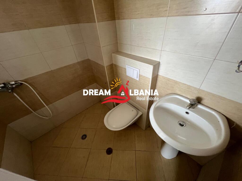 Apartament 2+1+2 WC+Verande me Qera tek Kopeshti Botanik, prane Xhamise ne Tirane (ID 42215072)
