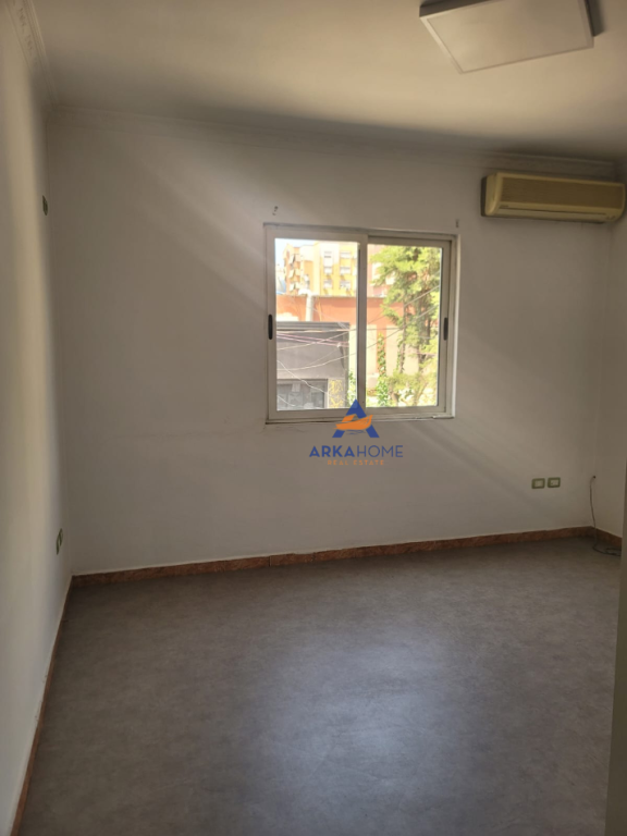 LOCALE COMMERCIALE IN AFFITTO 220M2 "VIA DRITAN HOXHA, LAPRAKE" 1600 EURO.