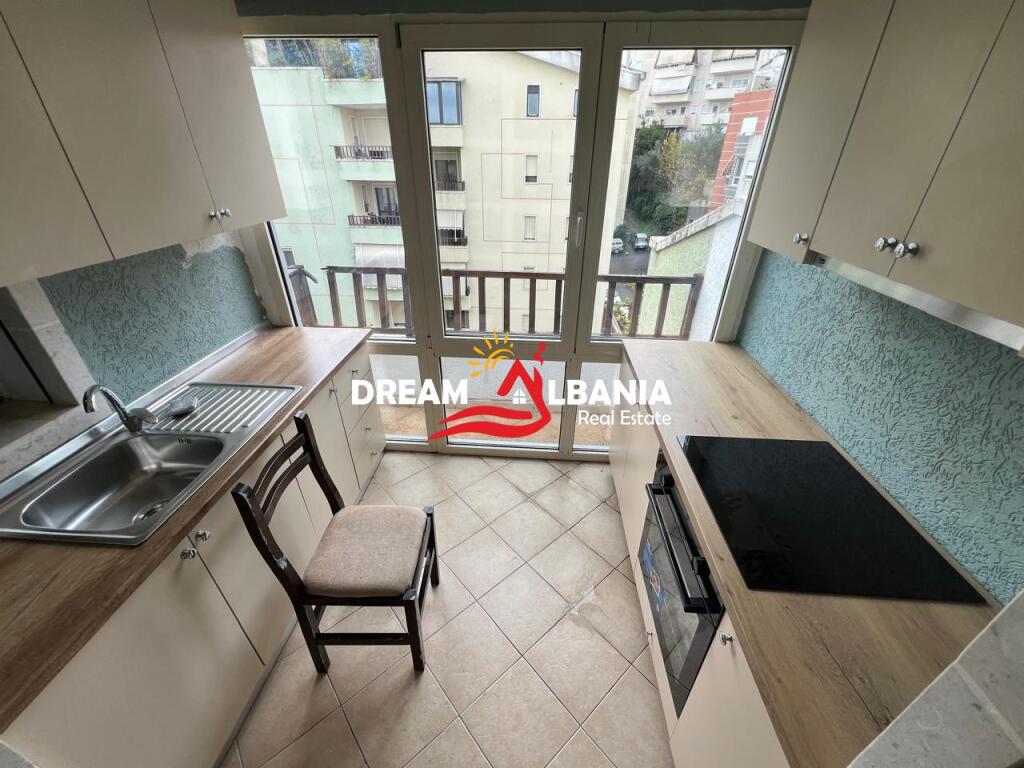 Apartament 2+1+2 WC+Verande me Qera tek Kopeshti Botanik, prane Xhamise ne Tirane (ID 42215072)
