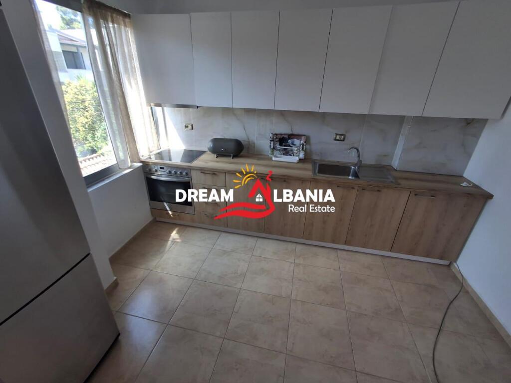 Jepet apartament me qera 2+1 afer Shkolles Rreze Drite Sauk Tirane ID (42215334)