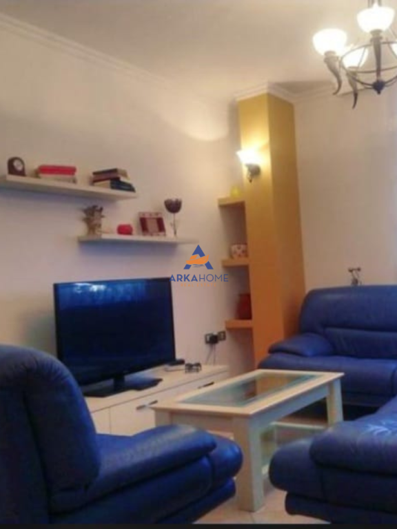 APPARTAMENTO IN AFFITTO 2+1+BALCONE "CENTRO, VIA SULEJMAN PASHA" 750 EURO.