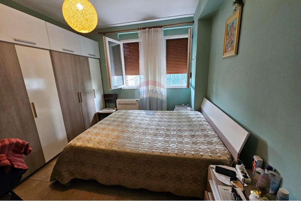 Shitet Apartament 2+1+2 tek Ish Ekspozita