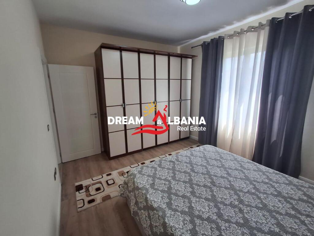 Jepet apartament me qera 2+1 afer Shkolles Rreze Drite Sauk Tirane ID (42215334)