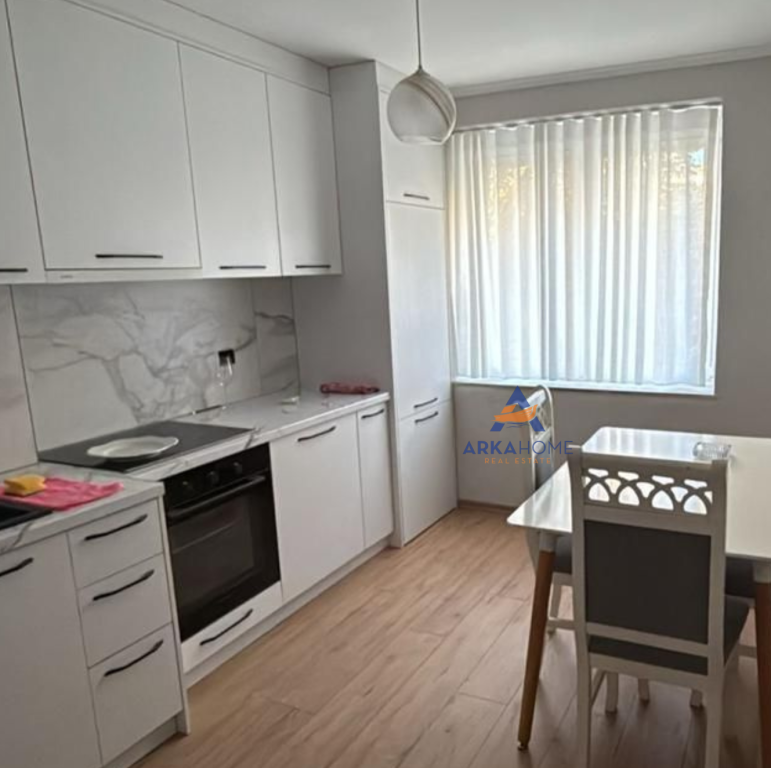 AFFITTASI APPARTAMENTO 1+1+BALCONE "PIAZZA WILLSON" 700 EURO.