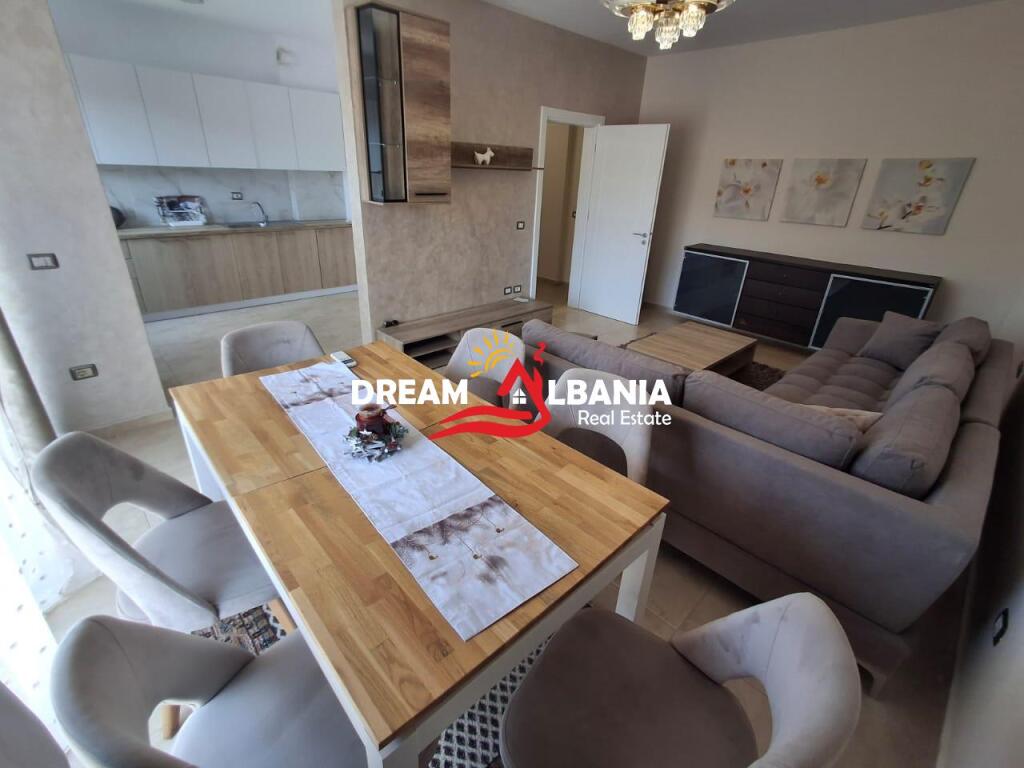 Jepet apartament me qera 2+1 afer Shkolles Rreze Drite Sauk Tirane ID (42215334)