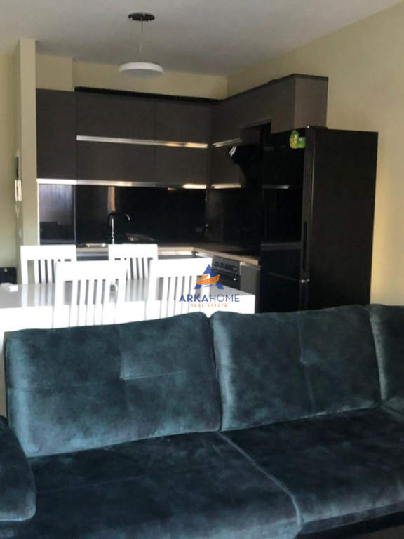 JEPET ME QERA APARTAMENT 2+1+BALLKON "STADIUMI DINAMO " 80000 LEKE