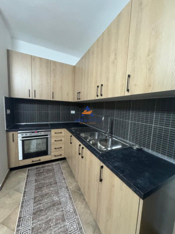 AFFITTASI APPARTAMENTO 1+1+BALCONE "KRISTAL CENTER" 50.000 LEK