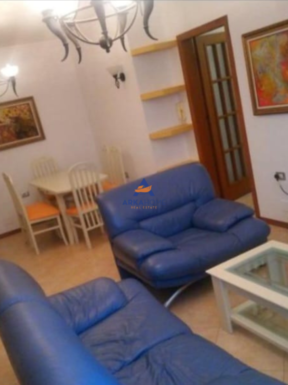 APPARTAMENTO IN AFFITTO 2+1+BALCONE "CENTRO, VIA SULEJMAN PASHA" 750 EURO.