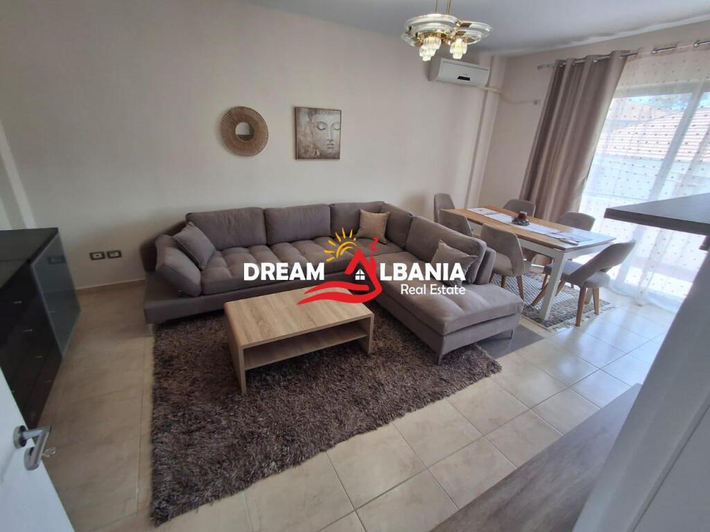 Jepet apartament me qera 2+1 afer Shkolles Rreze Drite Sauk Tirane ID (42215334)