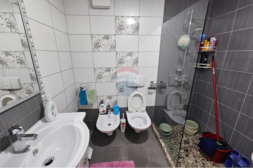 Shitet Apartament 2+1+2 tek Ish Ekspozita