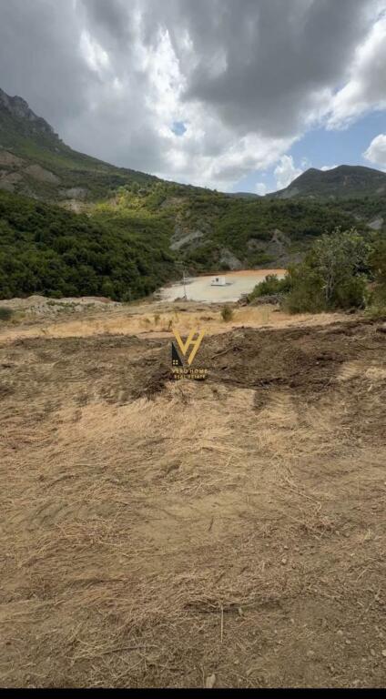SHITET TOKE 2.000 M2 TE RRUGA E ARBRIT, TUFINE 19.000.000 LEKE