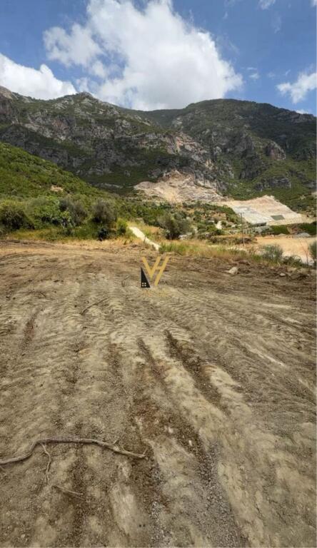 SHITET TOKE 2.000 M2 TE RRUGA E ARBRIT, TUFINE 19.000.000 LEKE