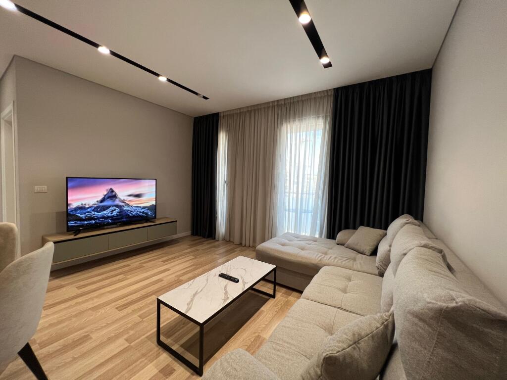 Qera Apartament 1+1     📍Casa Italia      • Kati 4,pallat I ri me ashensor  * e arreduar  * ⁠cmimi 500€\muaj