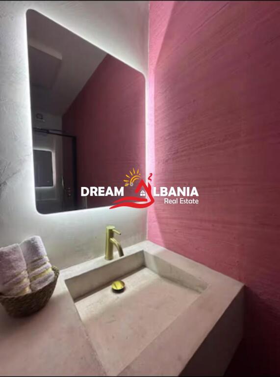 Jepen me qera per AirBnb 2 apartamente 1+1 dhe studio ne rrugen e Kavajes prane Square 21 (ID 42111440)