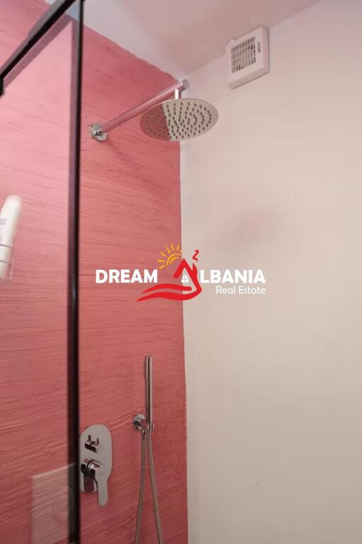 Jepen me qera per AirBnb 2 apartamente 1+1 dhe studio ne rrugen e Kavajes prane Square 21 (ID 42111440)