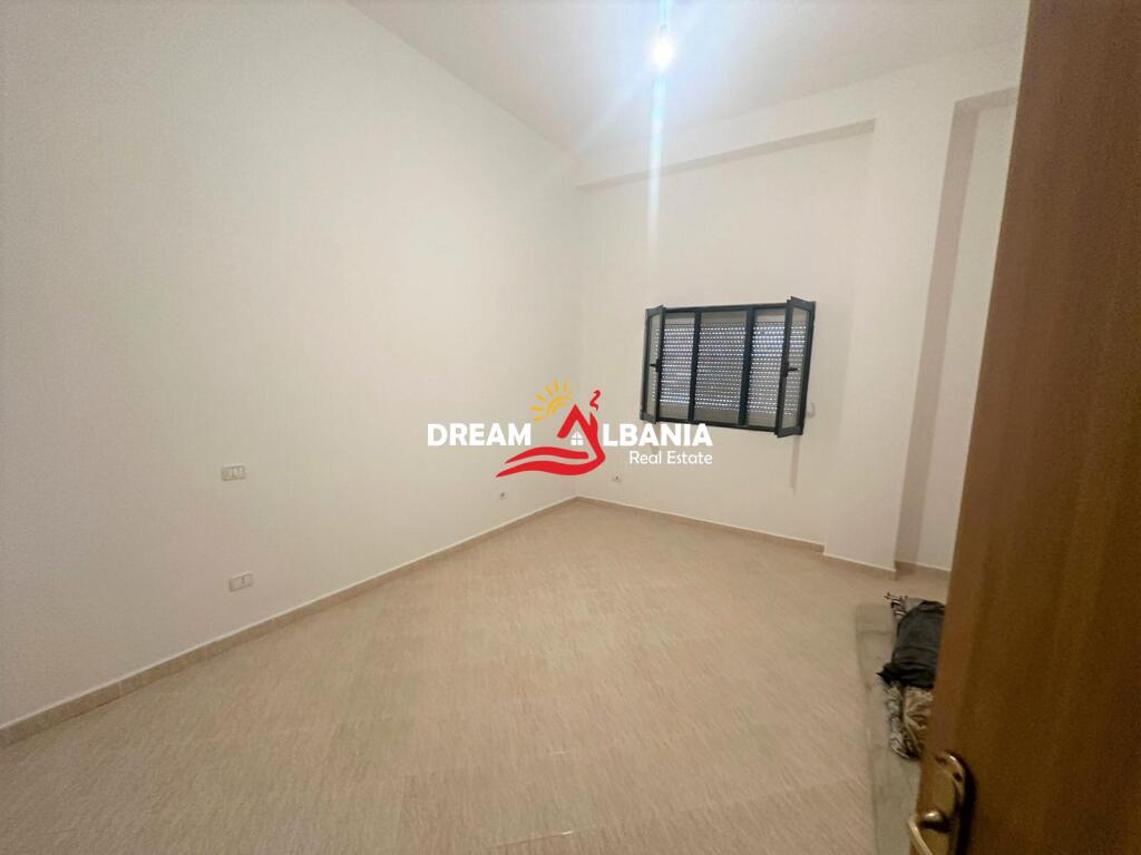 Warehouses for rent on the TR-DR highway near City Park in Tirana (ID 4281071)