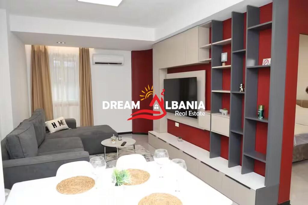 Jepen me qera per AirBnb 2 apartamente 1+1 dhe studio ne rrugen e Kavajes prane Square 21 (ID 42111440)