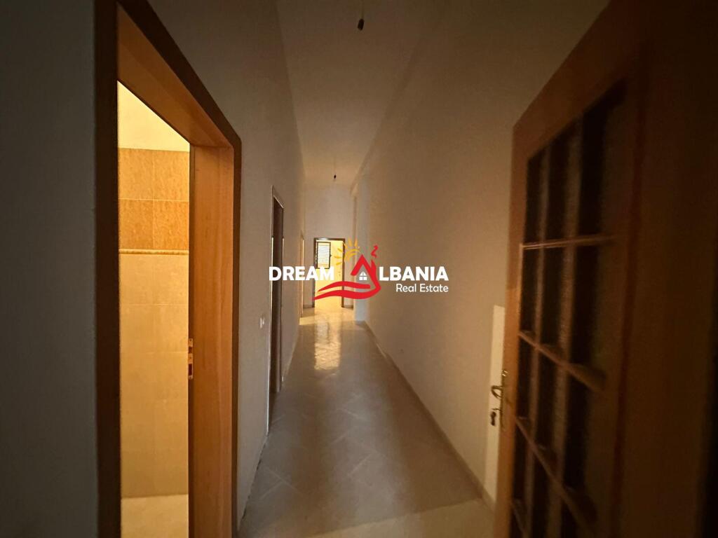 Warehouses for rent on the TR-DR highway near City Park in Tirana (ID 4281071)