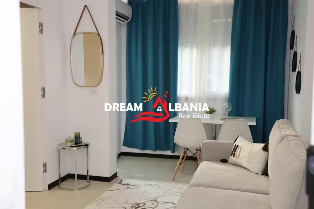 Jepen me qera per AirBnb 2 apartamente 1+1 dhe studio ne rrugen e Kavajes prane Square 21 (ID 42111440)