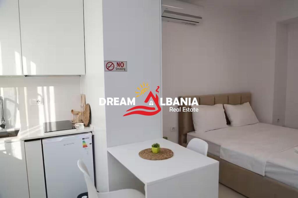 Jepen me qera per AirBnb 2 apartamente 1+1 dhe studio ne rrugen e Kavajes prane Square 21 (ID 42111440)