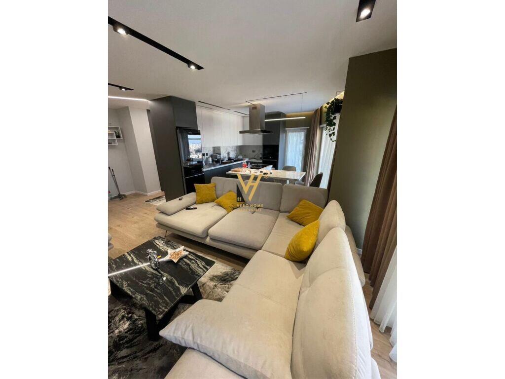 JEPET APARTAMENT 3+1+2 ME QIRA TE KODRA E DIELLIT 2, 1.200 EURO