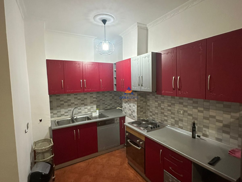 JEPET ME QERA APARTAMENT 2+1+2+BALLKON "MARTENITETI I RI" 500 EURO.