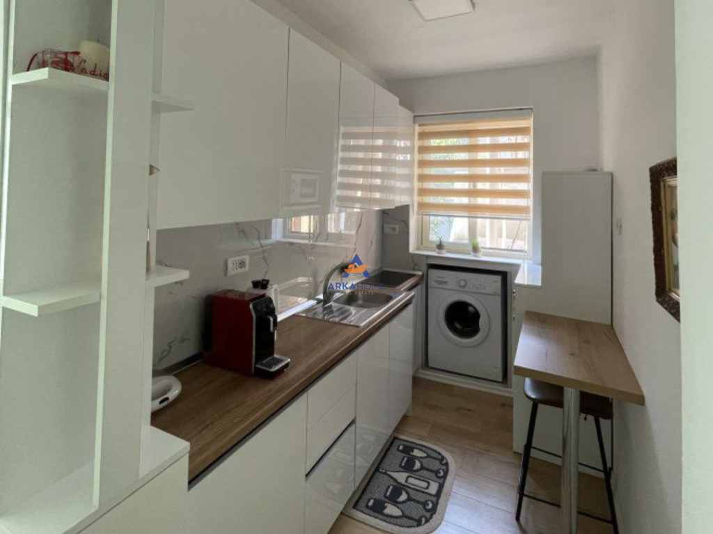 FOR RENT APARTMENT 1+1+YARD "MYSLYM SHYRI" 600 EURO (PARKING INCLUDED).