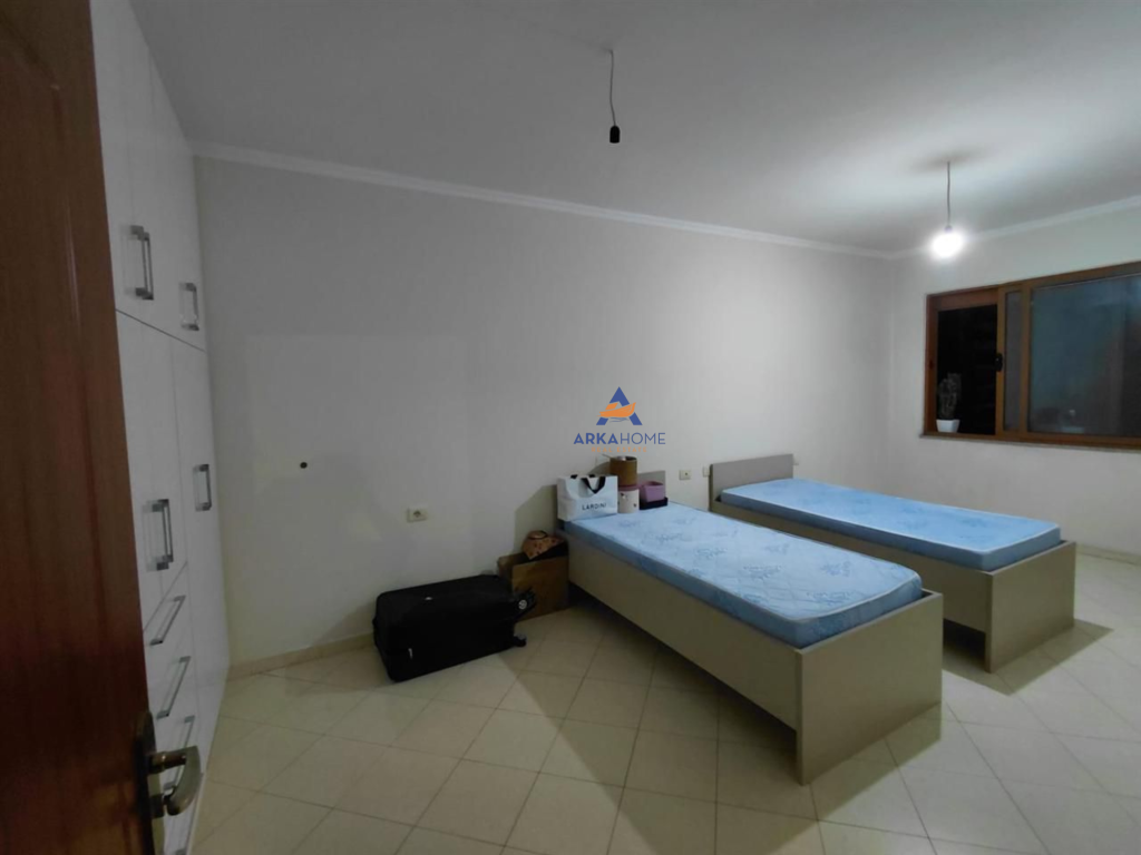 APARTMENT FOR RENT 2+1+BALCONY "UNAZA E RE" 45,000 LEKE.