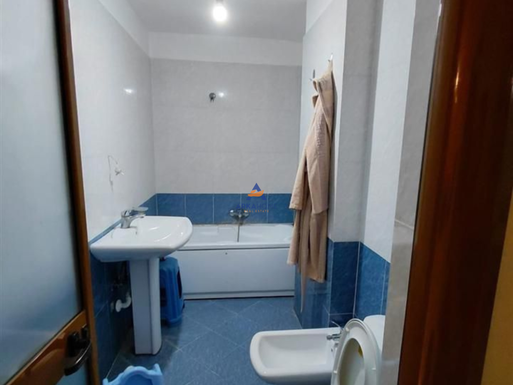 APARTMENT FOR RENT 2+1+BALCONY "UNAZA E RE" 45,000 LEKE.