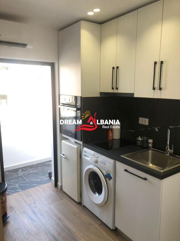 Shiten 2 apartamente 1+1 tek Pazari i Ri (ID 4139187)