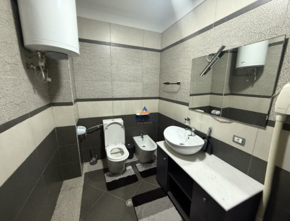 JEPET ME QERA APARTAMENT 2+1+ANEKS+BALLKON " UNAZA E RE " 600 EURO.