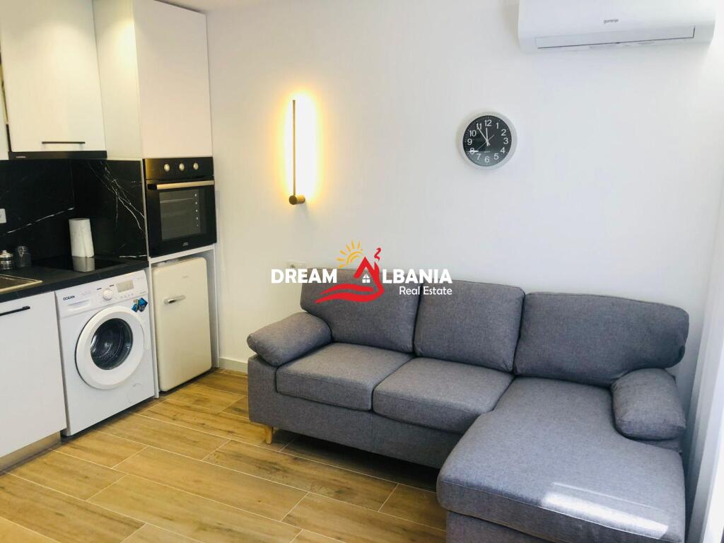 Shiten 2 apartamente 1+1 tek Pazari i Ri (ID 4139187)