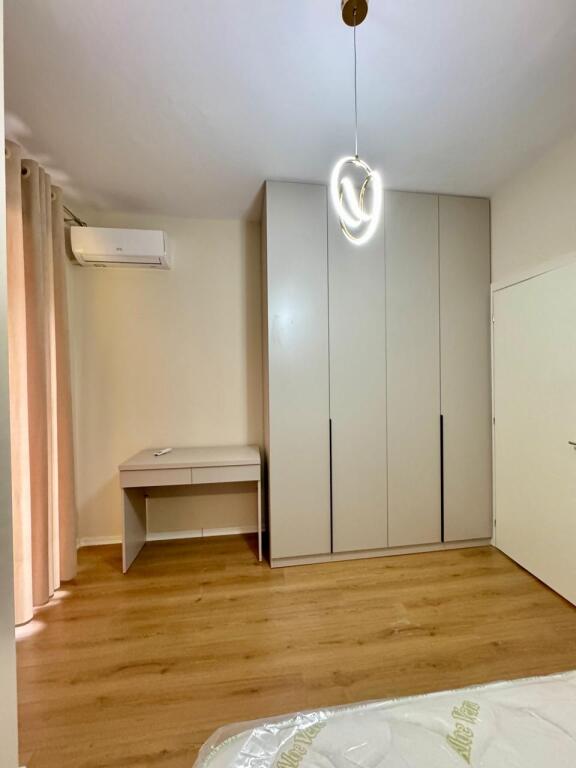 JEPET SUPER APARTAMENT ME QIRA TE GRAND GALERY YZBERISHT TIRANE