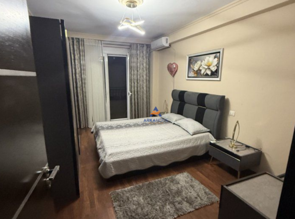 JEPET ME QERA APARTAMENT 2+1+ANEKS+BALLKON " UNAZA E RE " 600 EURO.