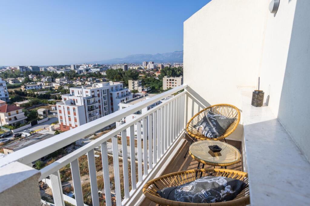 Super Apartament me qera ne Astir, prane viles L (550 Euro)
