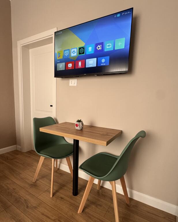 JEPET ME QERA APARTAMENT LUKSOZ 2+1 TEK KAFE FLORA (1000 euro)