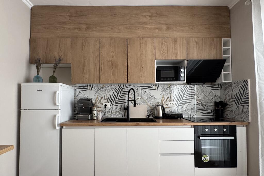 JEPET ME QERA APARTAMENT LUKSOZ 2+1 TEK KAFE FLORA (1000 euro)