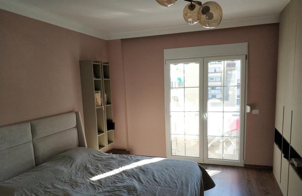 Super Apartament 2+1+2 me qera ne Qender te Tiranes/ Rr. Islam Alla (1100 Euro)